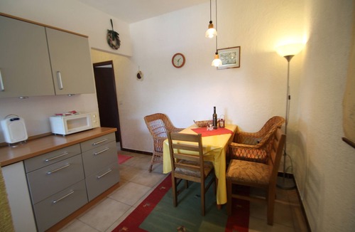 Kampor Apartment | One bedroom apartment with a swimming pool Kampor, Rab (A-15518-c)