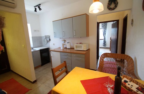 Kampor Apartment | One bedroom apartment with a swimming pool Kampor, Rab (A-15518-c)