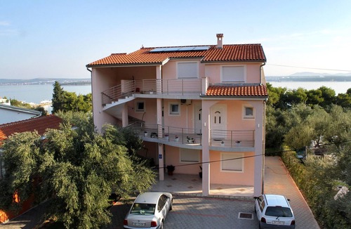 Tkon Apartment | One bedroom apartment with terrace and sea view Tkon (Pašman) (A-6215-d)