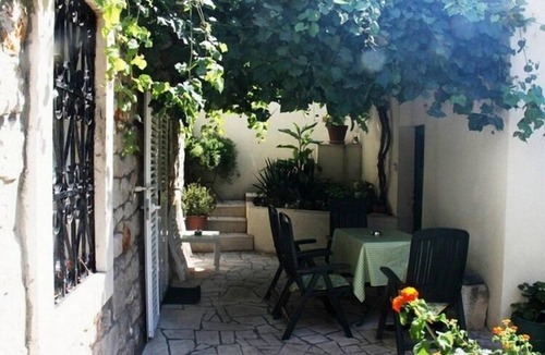 Trstenik Apartment | One room apartment with sea view