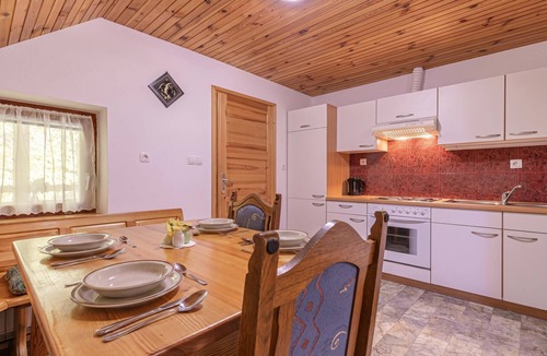 Prevalje Apartment | Organic Homestead Mikl Pine Tree Apt, Slovenj Gradec, Slovenia