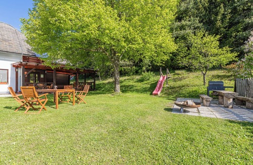 Prevalje Apartment | Organic Homestead Mikl Pine Tree Apt, Slovenj Gradec, Slovenia