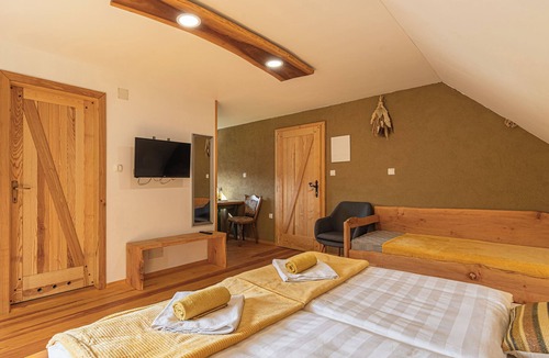 Prevalje Hotel | Organic Homestead Mikl Alder Suite, Slovenj Gradec, Slovenia