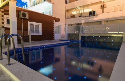 Srinjine Apartment | Oz's Oasis with Heated Private Pool