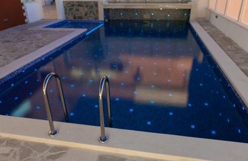 Srinjine Apartment | Oz's Oasis with Heated Private Pool