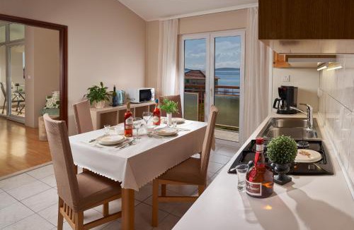 Kastel Luksic Apartment | Palmaja