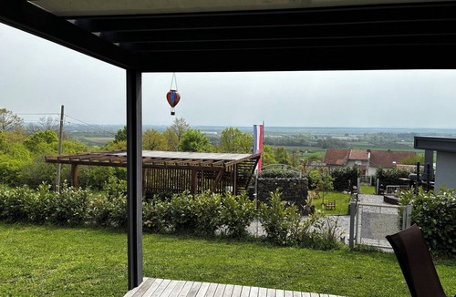 Slavonski Brod House | PANORAMA HOUSE - Panoramic Mountain Retreat - Private BBQ & Sun Deck