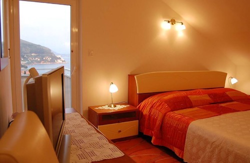 Pile Apartment | Panoramic luxurious 4-star apartment with terrace and bbq in Dubrovnik center