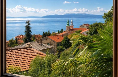 Volosko Apartment | Panoramic Sea View Apartment with 3 Bedrooms, 3 Bathrooms, A/C, Near Sea