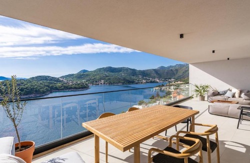 Stikovica Apartment | Panoramic Suite Alenka by Villas Guide
