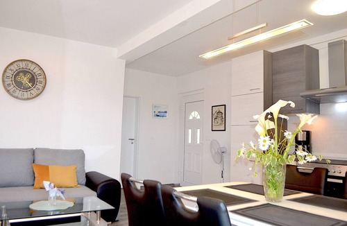 Preko Apartment | Panoramic View Apartment Marijane