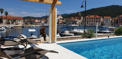 Stari Grad House | Pascal Villa 7 nights 1 free