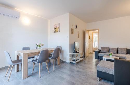 Zrce Apartment | Pasko 4 modern furnished ap for 7