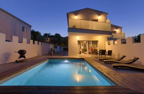 Vrh Villa | Pax House 2