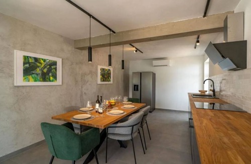 Povljana House | Peaceful 5-bedroom house with AC in charming Povljana