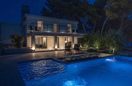 Povljana House | Peaceful 5-bedroom house with AC in charming Povljana