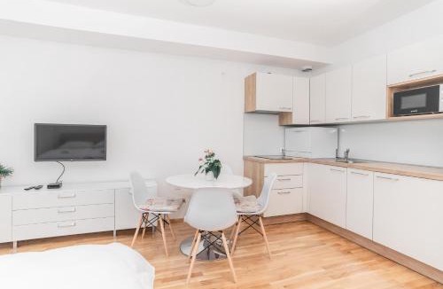 Bled House | Pearl Bled