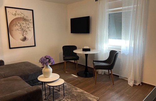 Grabovac Apartment | Perfect 1-bedroom apartment with AC in charming Irinovac