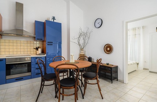 Basanija Apartment | Pet-friendly apartment just 500 metres from the beach with sea views