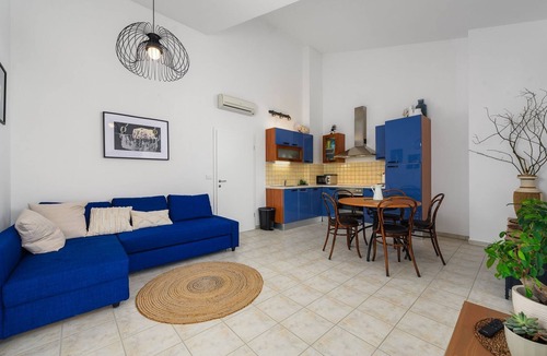 Basanija Apartment | Pet-friendly apartment just 500 metres from the beach with sea views