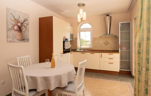 Klanfari Apartment | Pet Friendly Apartment In Dramalj