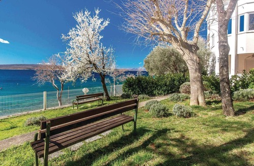 Selce Apartment | Pet friendly apartment in Selce with WiFi
