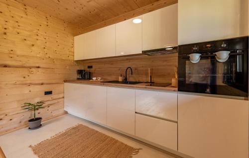 Seliste House | Pet Friendly Home In Licko Petrovo Selo With Wifi