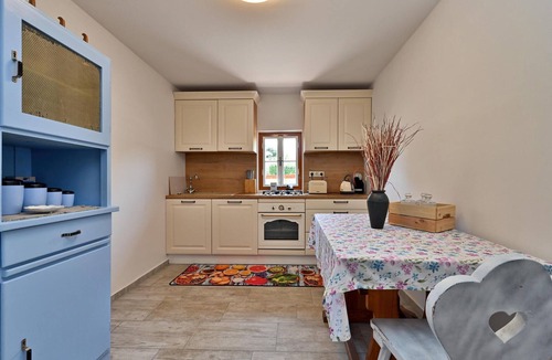 Veliki Lovrecan House | Pet friendly home in Veliki Lovrecan with sauna