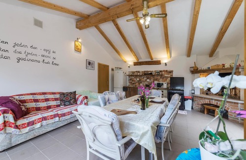 Kostrcani House | Pet friendly home in Kostrcani with WiFi
