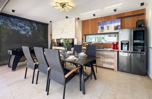 Rasopasno House | Pet friendly home in Rasopasno with sauna
