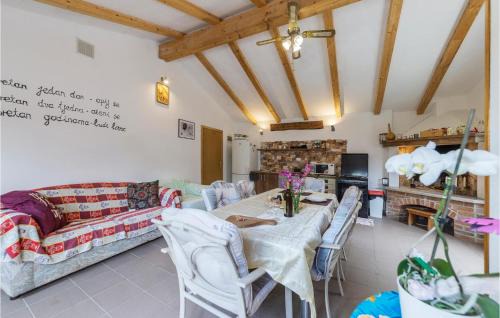 Kostrcani House | Pet Friendly Home In Kostrcani With Wifi