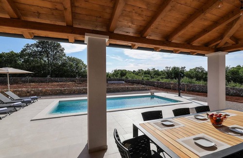 Poljica House | Pet friendly home in Krk