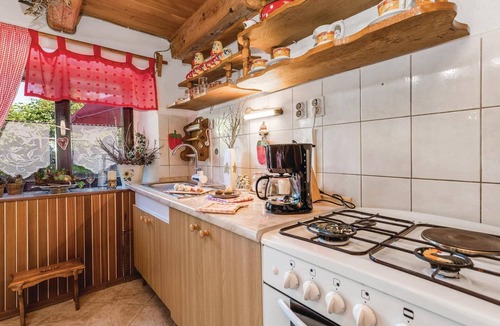 Lic House | Pet friendly home in Lic