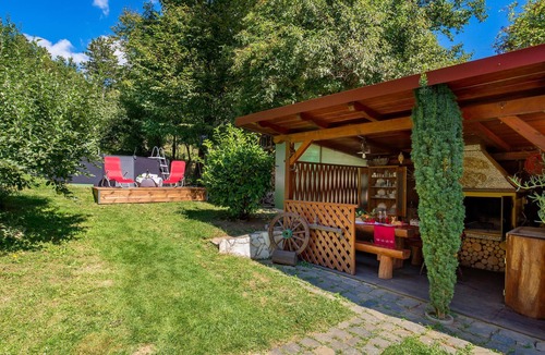Lic House | Pet friendly home in Lic