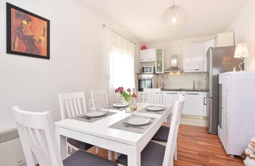 Neoric House | Pet friendly home in Neoric
