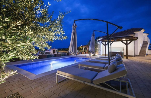Nin House | Pet friendly home in Nin