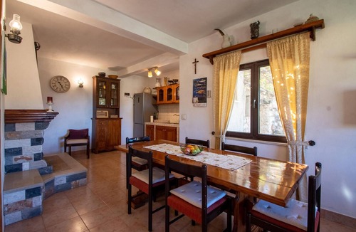 Pupnat House | Pet friendly home in Pupnat with WiFi