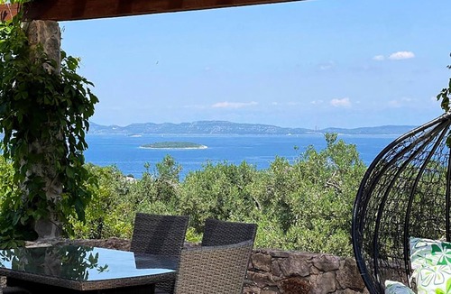Island Dugi Otok House | Pet friendly home in Sali with WiFi
