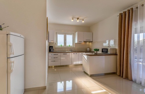 Skatari House | Pet friendly home in Skatari