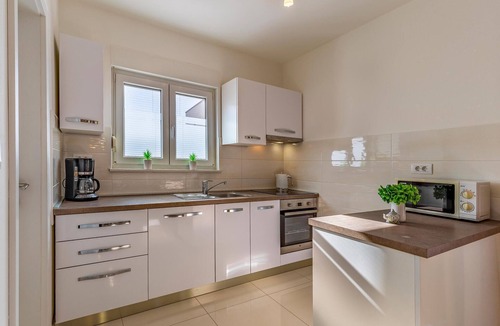 Skatari House | Pet friendly home in Skatari