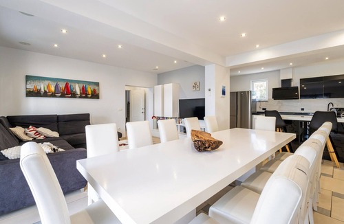 Janjina House | Pet friendly home in Sreser with sauna