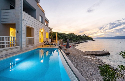 Janjina House | Pet friendly home in Sreser with sauna