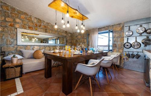 Benkovac House | Pet Friendly Home In Zagrad