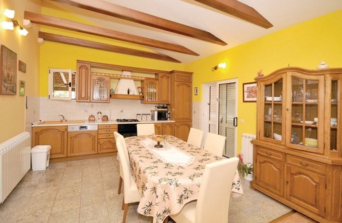 Rudine House | Picturesque Escape Holiday Home with Pool and Sauna - Four Bedroom Holiday Home with Sauna and Pool