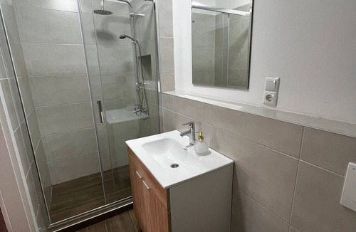Irinovac Apartment | Pink Broom 1-bedroom with AC in charming Plitvice Lakes