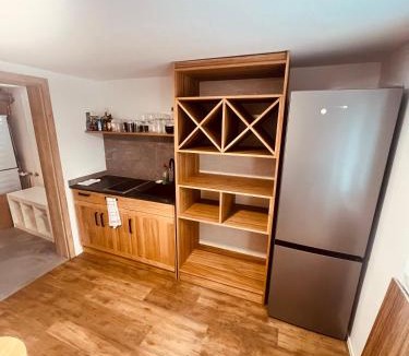 Cerklje na Gorenjskem Hotel | PJ Hotel Cerklje - 5min to Airport - Free Parking