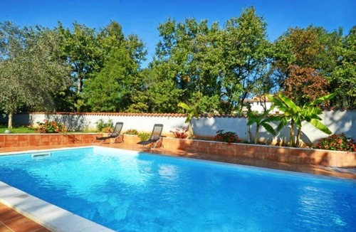 Valica Apartment | Pleasant Apartment in Valica with Private Parking