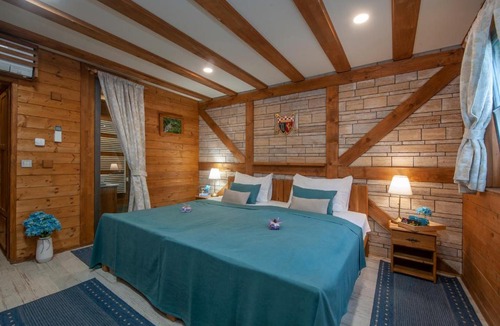 Plitvica Selo Resort | Plitvice Lakes Hotel Ethno Houses