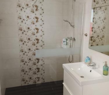 Terme Catez House | Počitniška hiška Ema z vključenimi kartami za terme