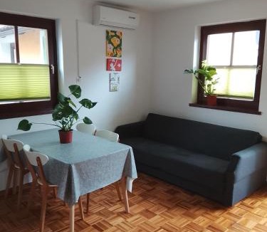 Terme Catez House | Počitniška hiška Ema z vključenimi kartami za terme